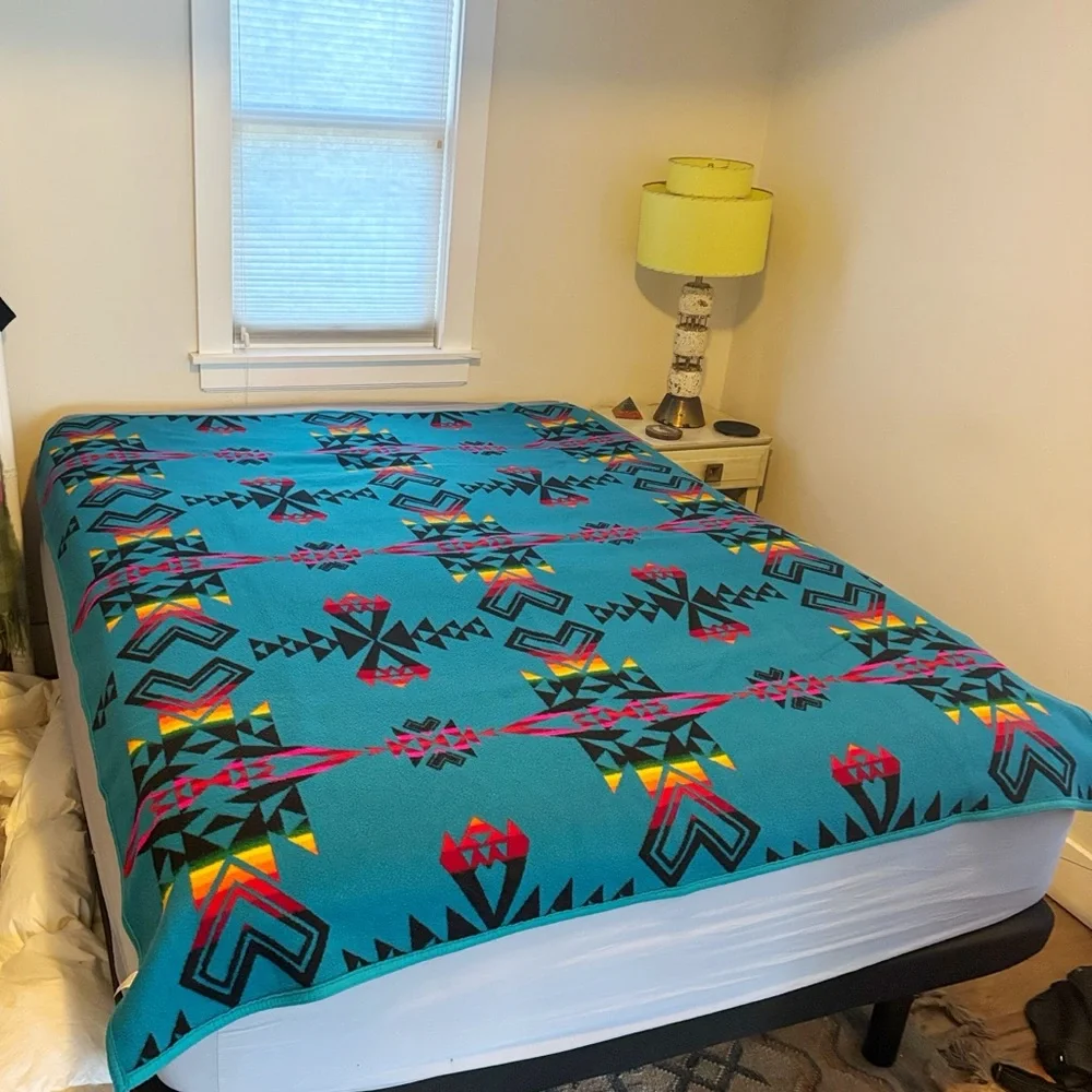 Pendleton Wool Blanket - Picture 6 of 8